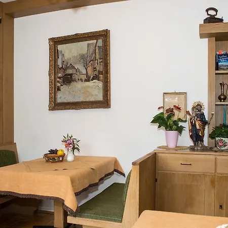 Landhaus Sylli Frühstückspension Seefeld in Tirol